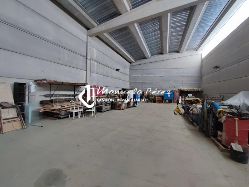 Venta de Nave Industrial, En el Polígono Empresarial la Mejostilla - Cáceres